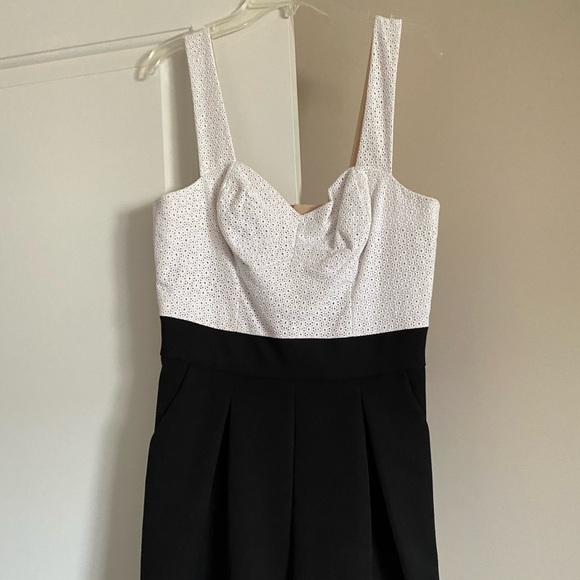 ABS By Allen Schwartz Black White Eyelet Trim Romper Cuffed Shorts Detail - Picture 2 of 3